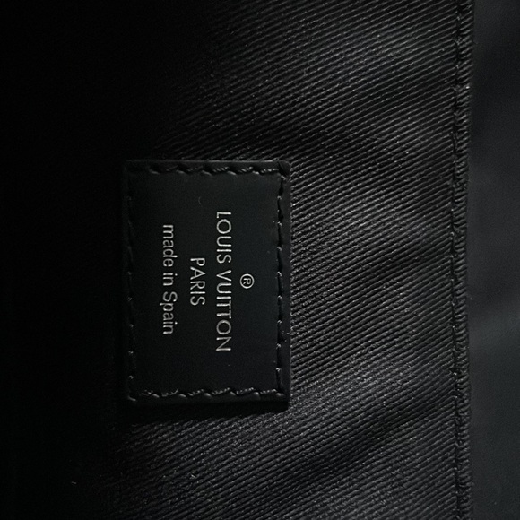 Louis Vuitton District PM Monogram Eclipse Messenger Bag M46255 - Picture 3 of 9